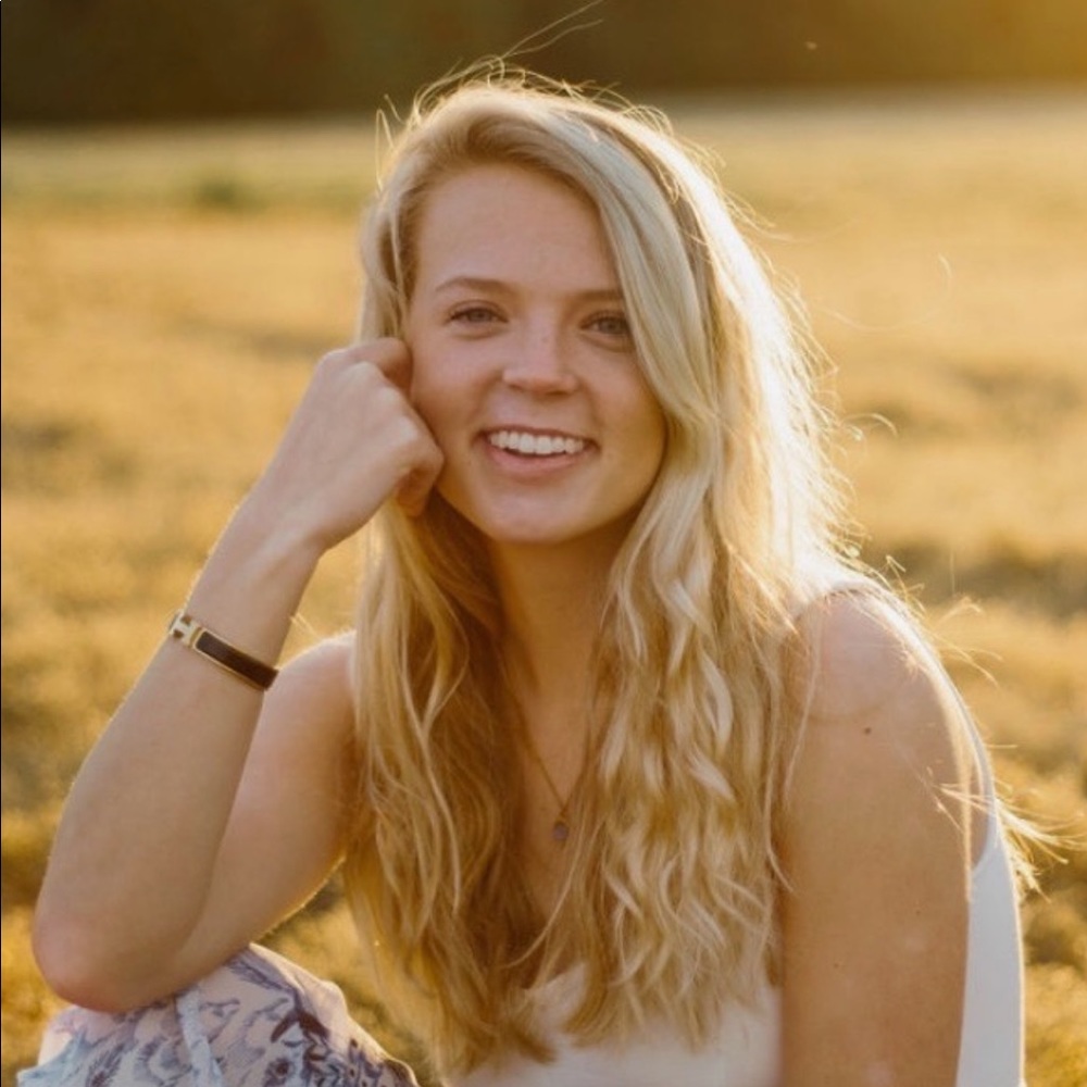 Meet your Posher, Madelyn